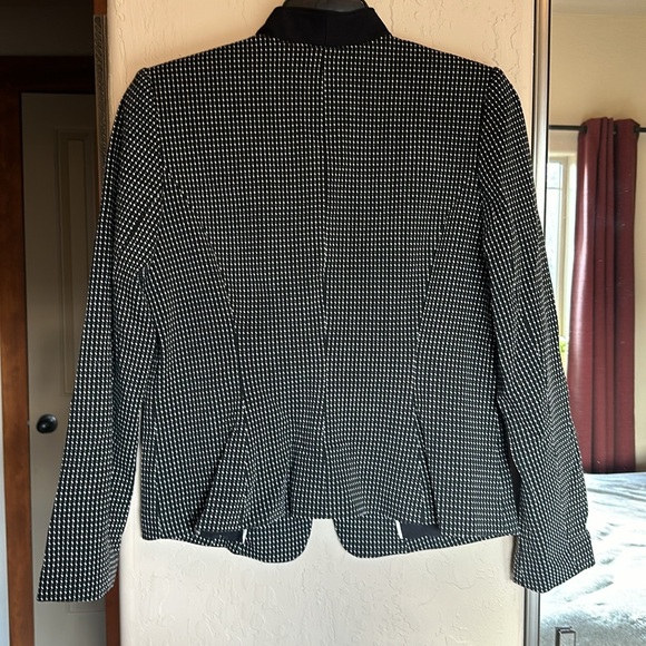WHBM tailored ladies suit jacket - Picture 4 of 7